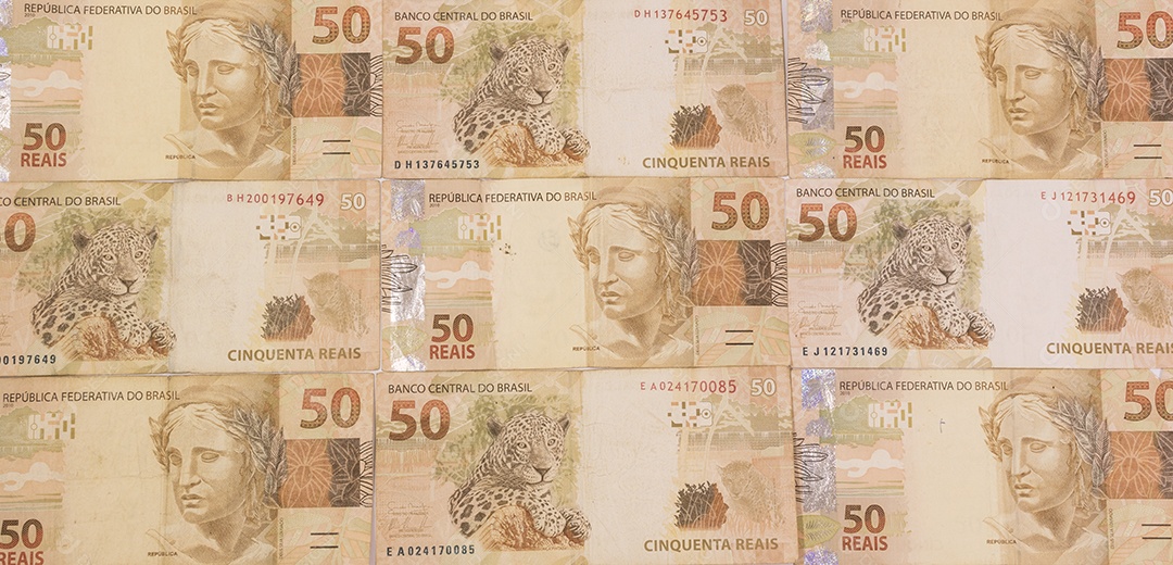 Fundo de dinheiro brasileiro. Contas chamadas de Real. Economia do Brasi