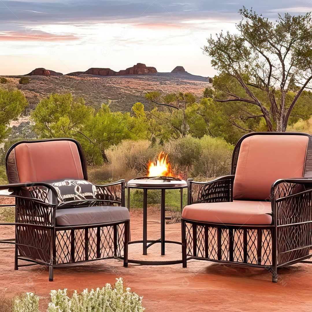 Duas poltronas em uma fogueira em um ambiente natural aberto