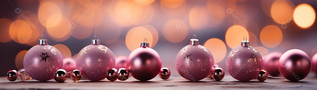 Linda árvore de Natal rosa com bolas