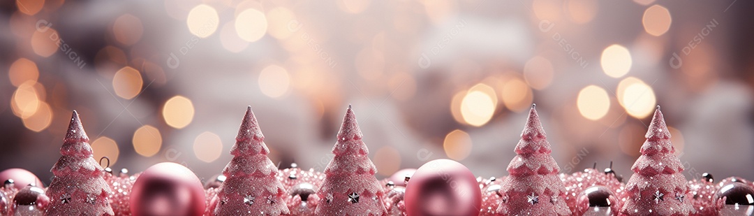 Linda árvore de Natal rosa com bolas