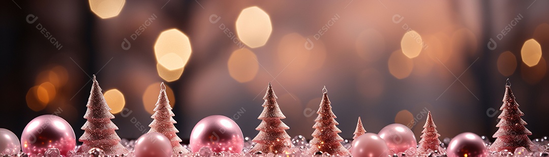 Linda árvore de Natal rosa com bolas