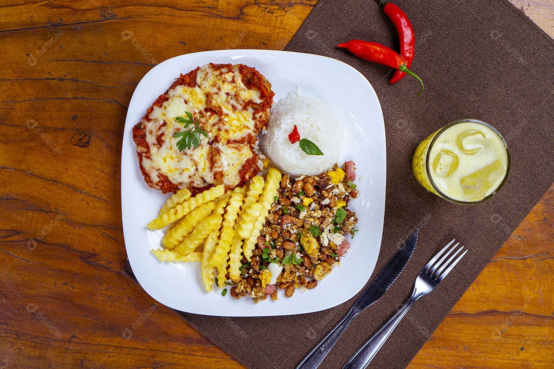 Delicioso prato feito sobre a mesa