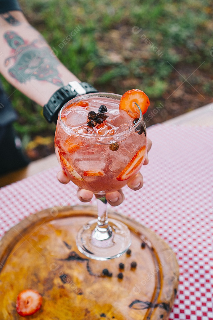 Delicioso drink de morango com especiarias