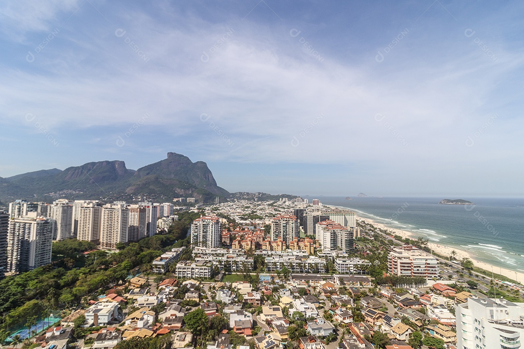 Vista da praia da Barra da Tijuca no Rio de Janeiro