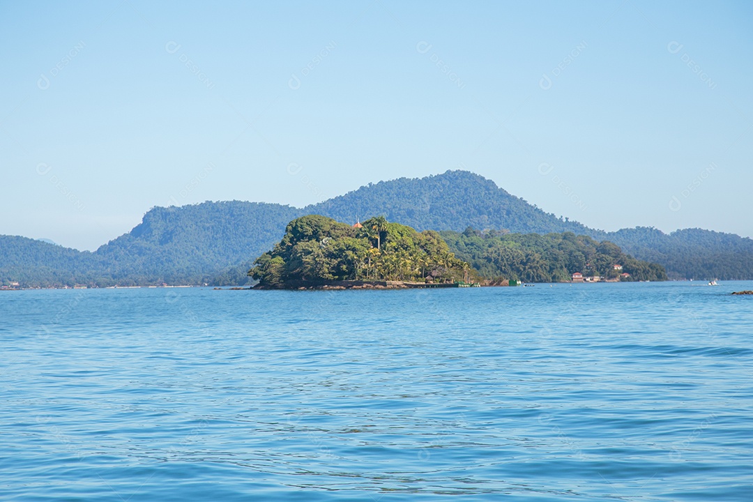 vista da grande ilha de Angra dos Reis