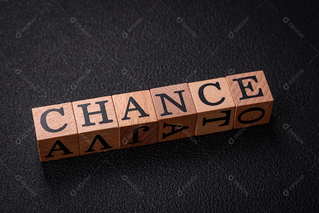 Cubos de madeira com a palavra chance