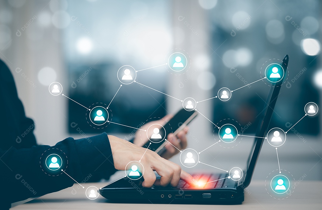 Mão de empresária usando laptop para jogar mídia social gerada pela IA