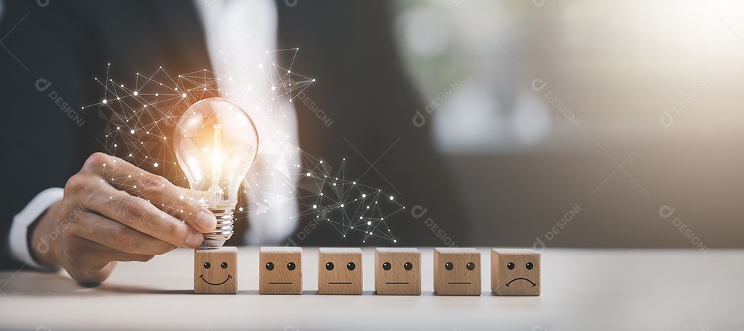 Empresa segurando lâmpada ideia inovadora de inspiração da tecnologia online IA