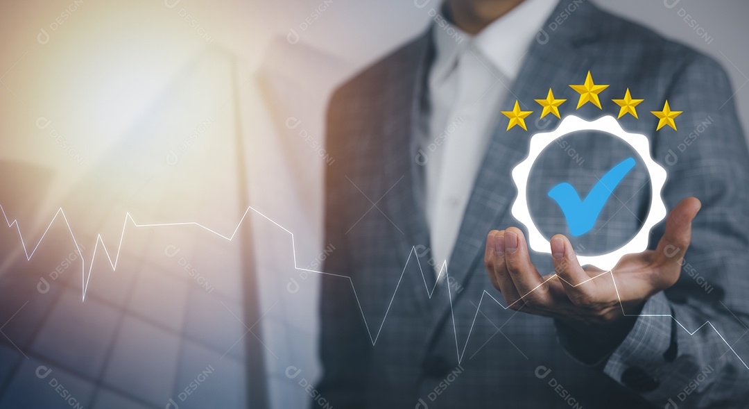 Mão do empresário mostra o sinal do serviço de qualidade superior Garantia em fundo preto IA