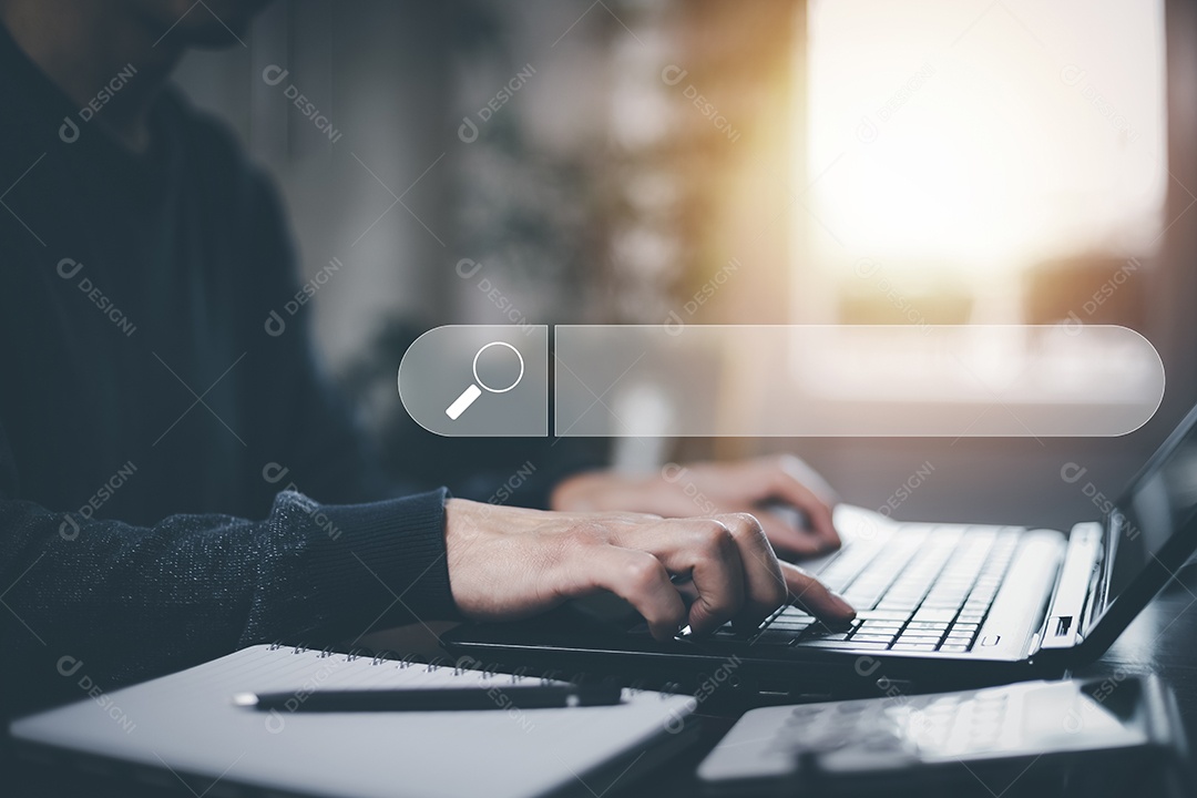 Homem digita tablet e pesquisando informações de dados de navegação na Internet com barra de pesquisa em branco IA