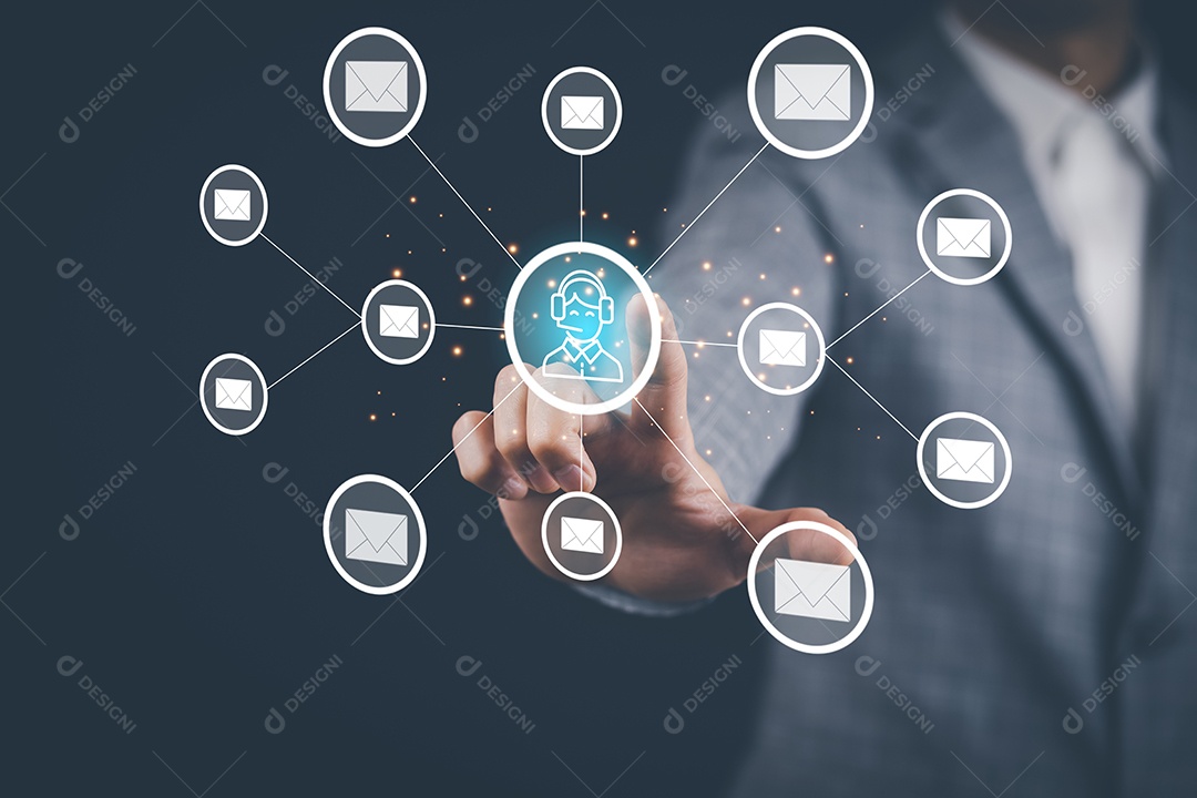 Empresário usando um dedo para enviar e receber um e-mail para negócios IA