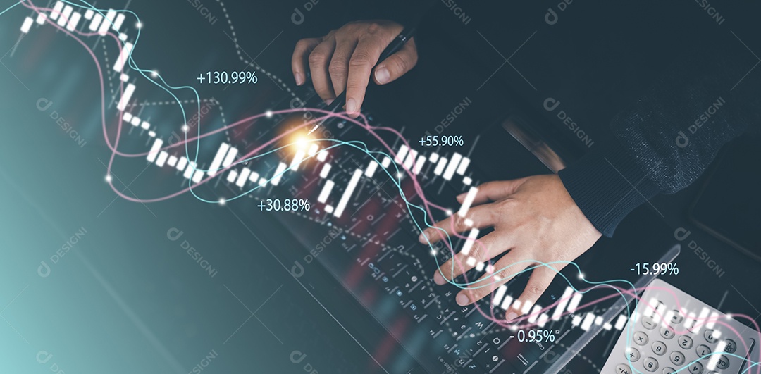 Empresário interagindo com laptops com gráficos de ações IA