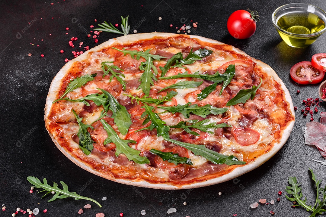 Deliciosa pizza sobre a mesa