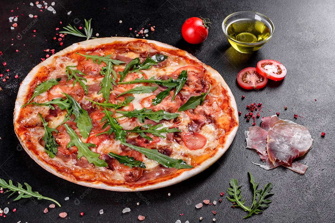 Deliciosa pizza sobre a mesa