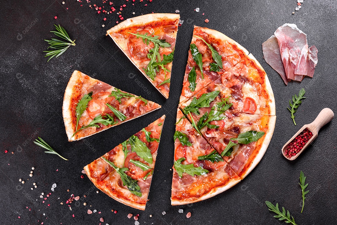 Deliciosa pizza sobre a mesa