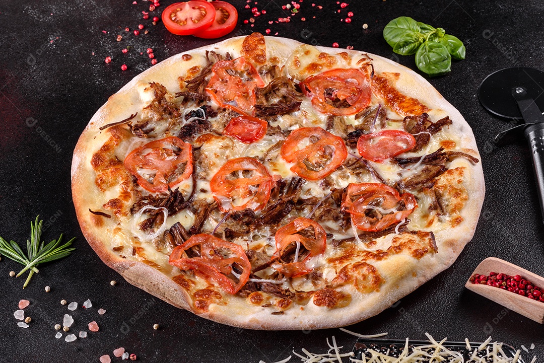 Deliciosa pizza sobre a mesa