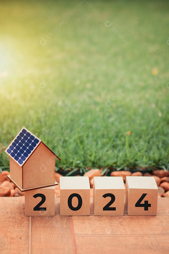Blocos de Ano Novo de 2024 e casa de painel solar no Day Garden