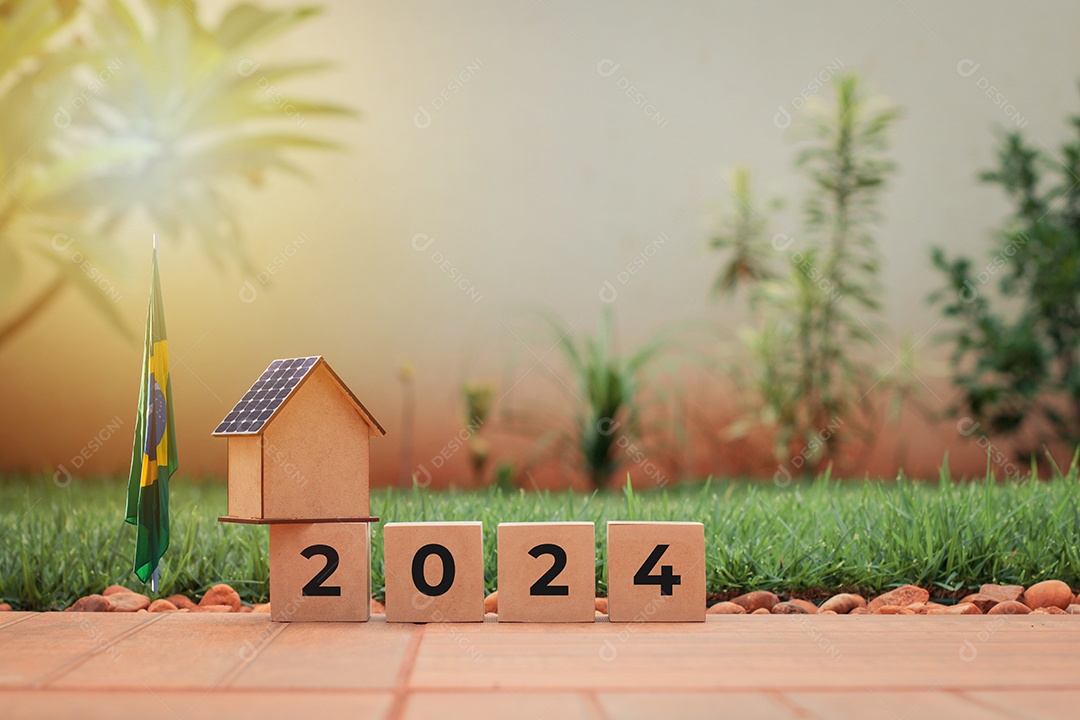 Blocos de Ano Novo de 2024 e casa de painel solar no Day Garden