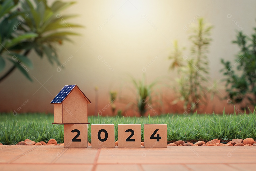 Blocos de Ano Novo de 2024 e casa de painel solar no Day Garden