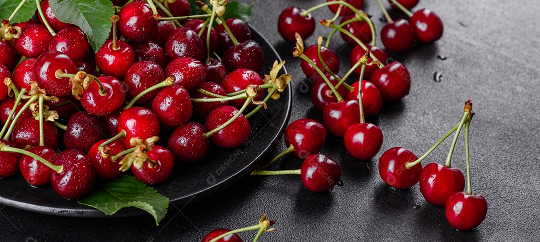 Grande coleção de cerejas vermelhas frescas. Fundo de cerejas maduras