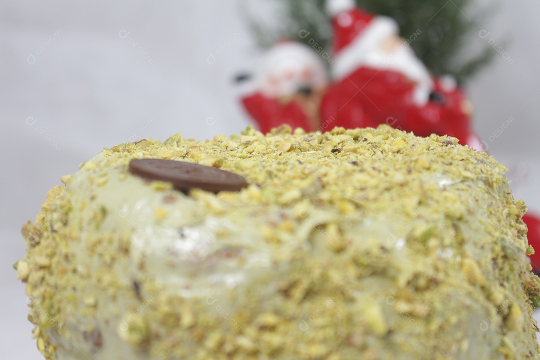 Delicioso panetone sobre a mesa