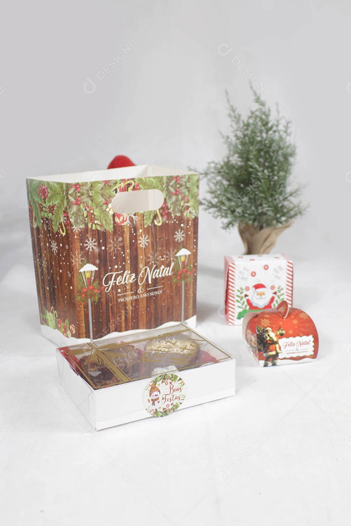 Deliciosa caixa de doces com pão de mel e brownie