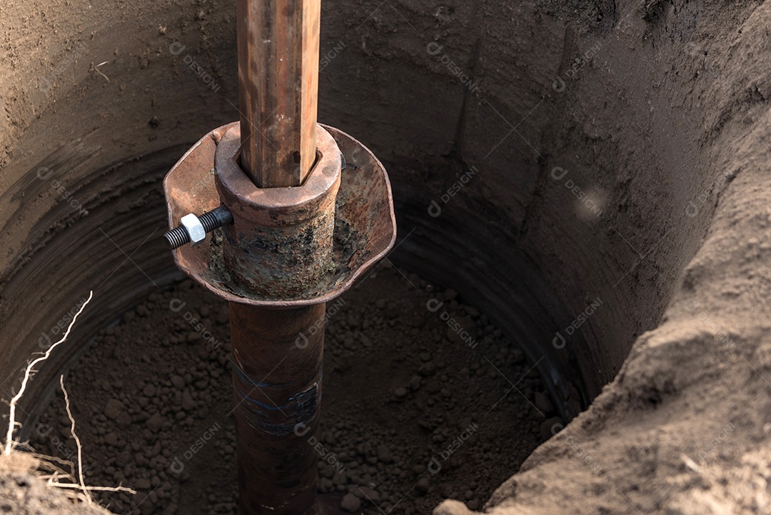 Trator traçador com trado para perfuração de solo para estacas