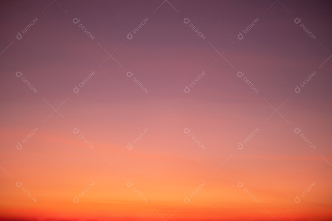 Céu limpo com pôr do sol perfeito