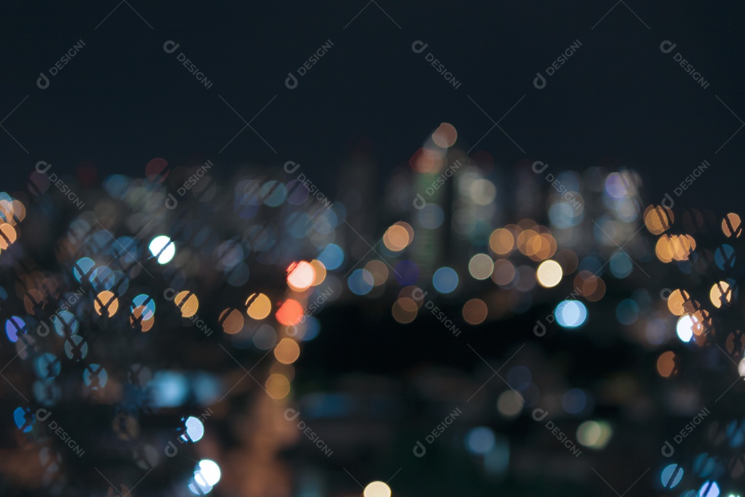 Cidade desfocada luzes noturna