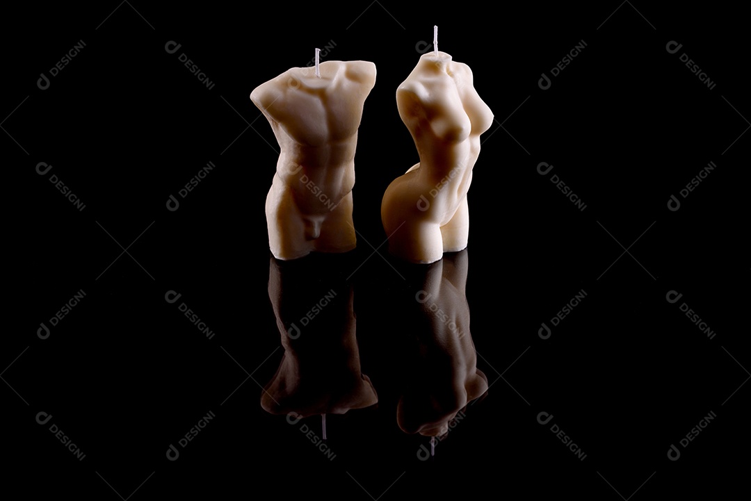 Linda vela em forma de corpo humano