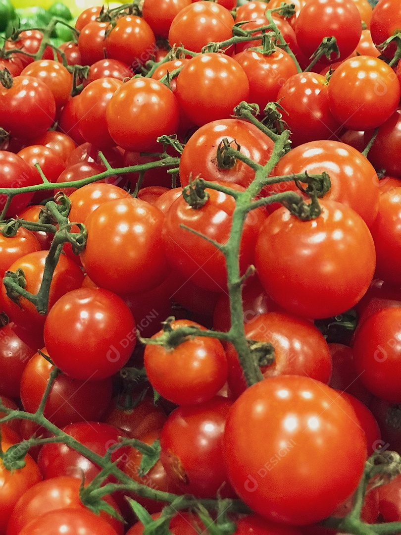 Tomate cereja à venda