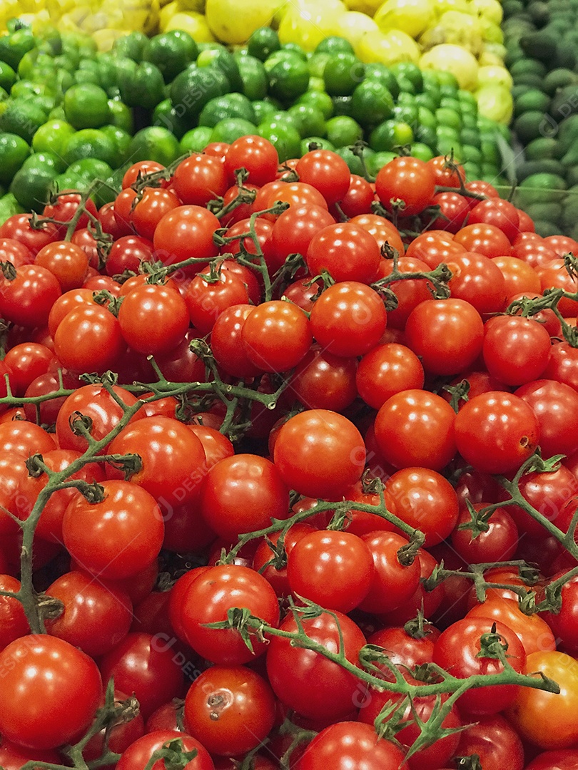 Tomate cereja à venda
