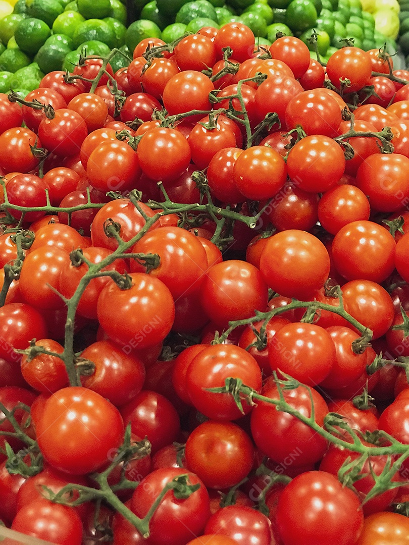 Tomate cereja à venda