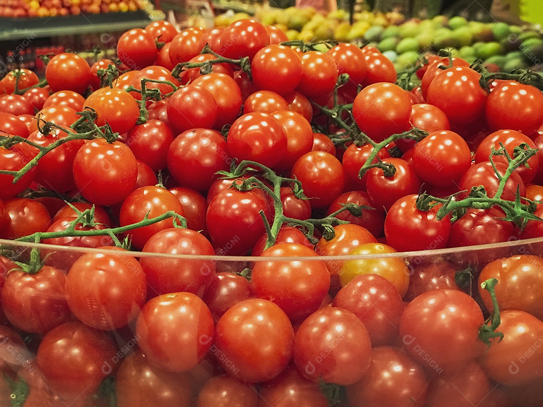 Tomate cereja à venda