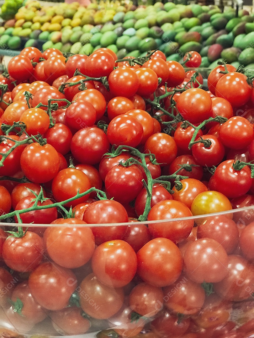 Tomate cereja à venda