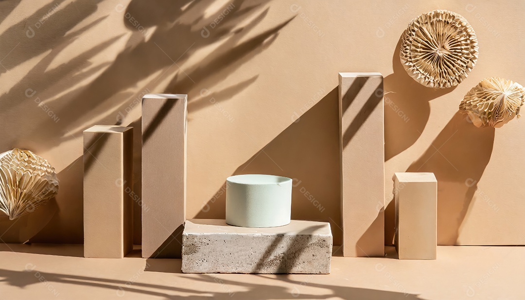 Pódio de exposição de produtos com sombra de folhas naturais no fundo da parede