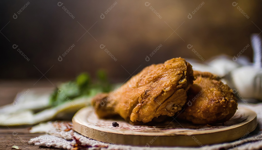 Delicioso frango à milanesa.