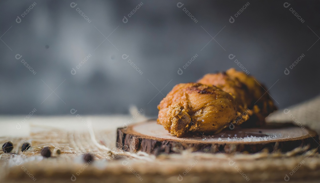 Delicioso frango à milanesa