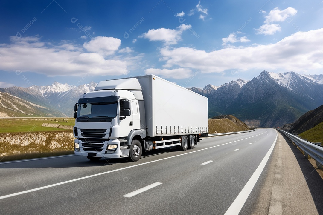 Caminhão de carga branco com um trailer vazio em branco para anúncio em uma rodovia na Europa