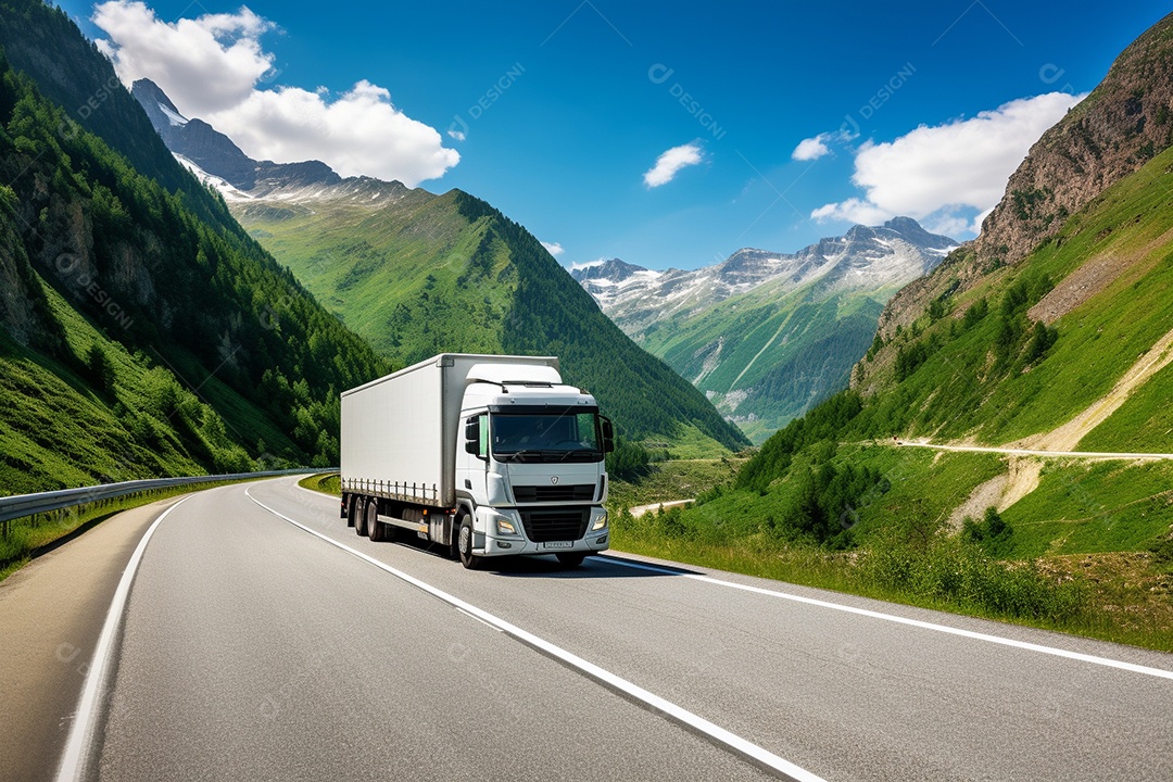 Uma van de carga branca com um trailer vazio em branco