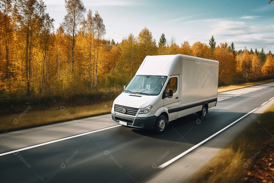 Uma van de carga branca com um trailer vazio em branco