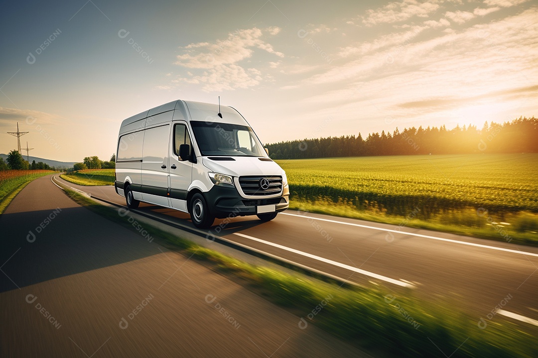 Uma van de carga branca com um trailer vazio em branco