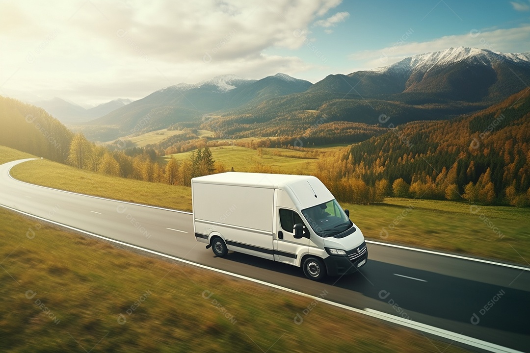 Van de carga branca com um trailer vazio e branco