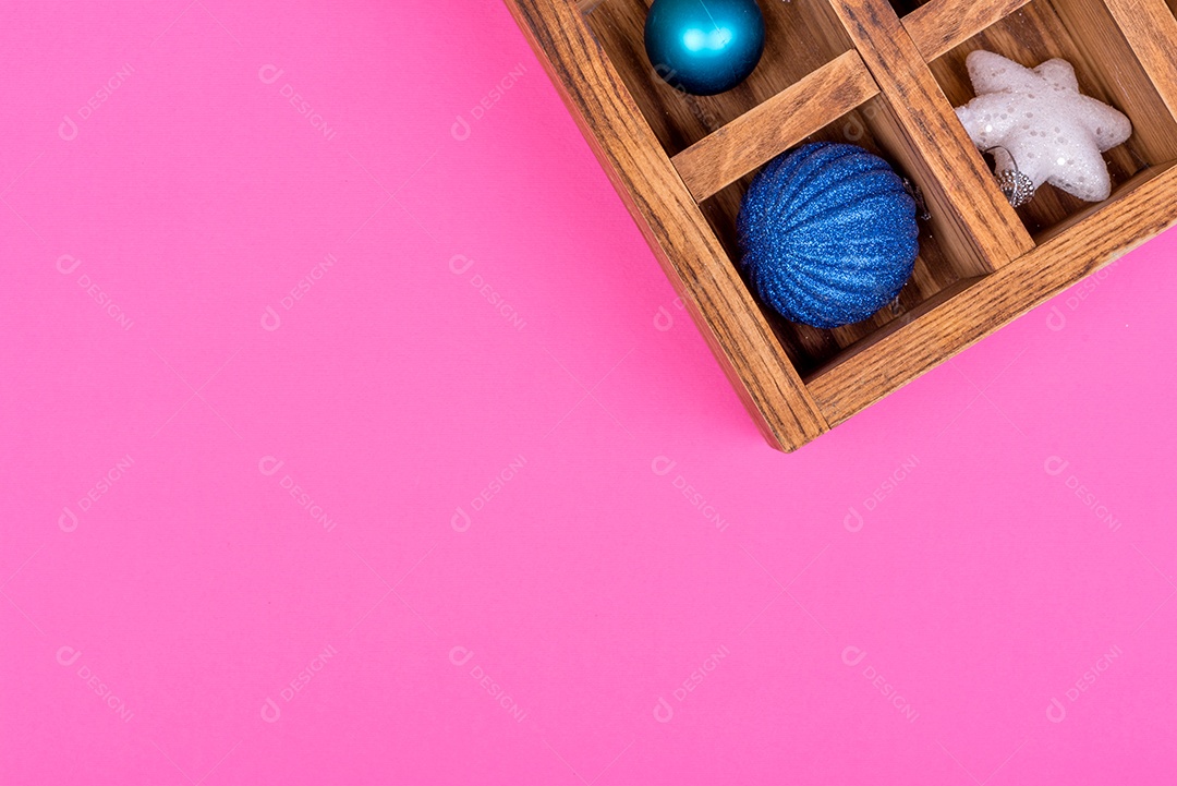 Fundo decorativo colorido brilhante de Natal com decorações de Ano Novo