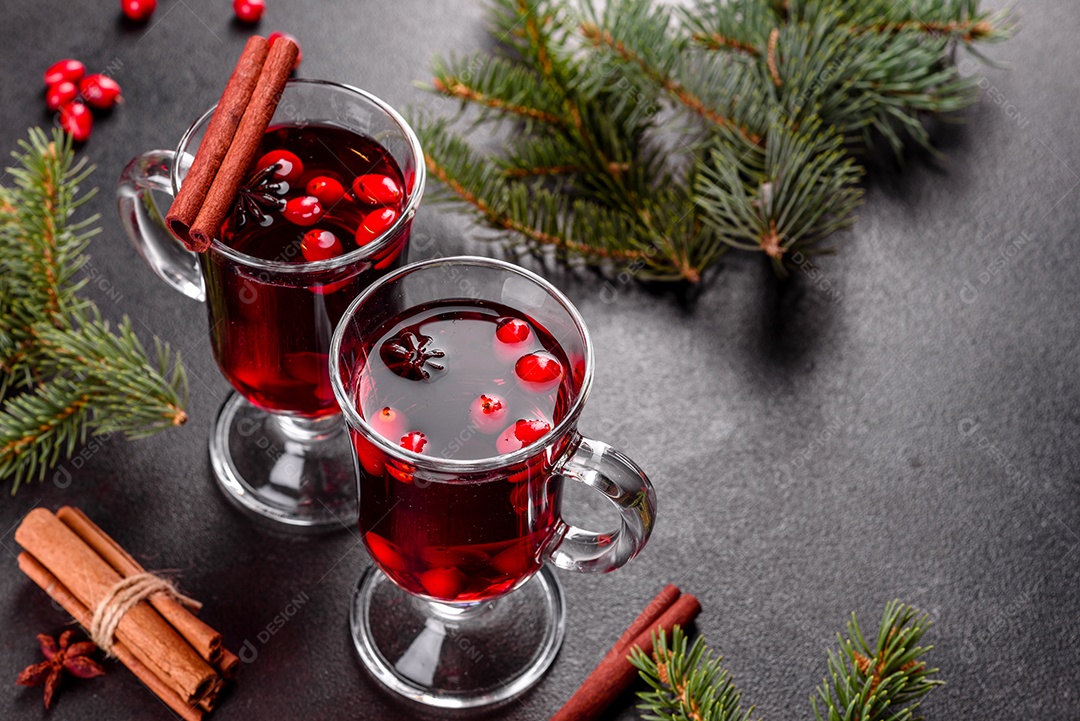 Vinho quente para o inverno e Natal com especiarias diversas.