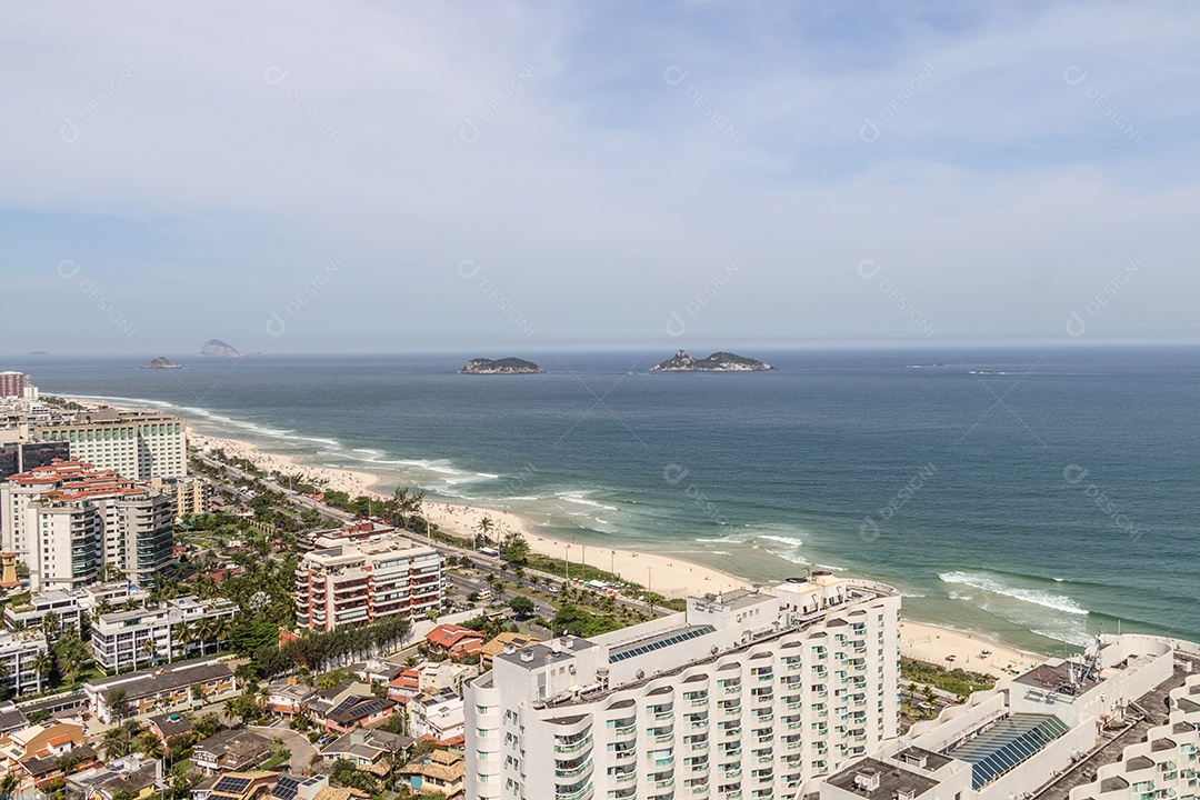 Vista da praia da Barra da Tijuca no Rio de Janeiro