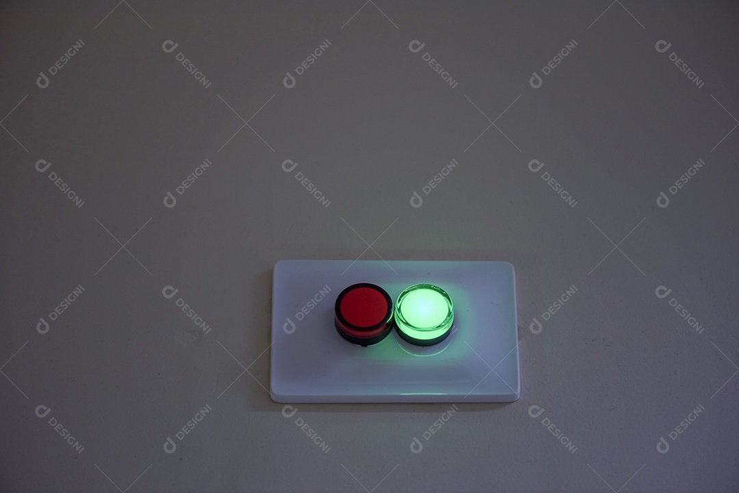 Luz indicadora de tomografia computadorizada acesa