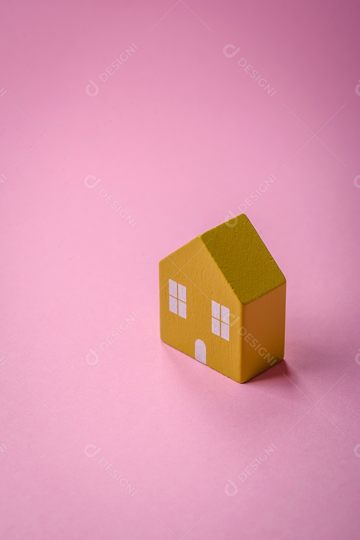 Uma casinha de madeira como ideia para investir na casa própria e atingir o objetivo de comprar um imóvel. Plano de fundo para sua ideia