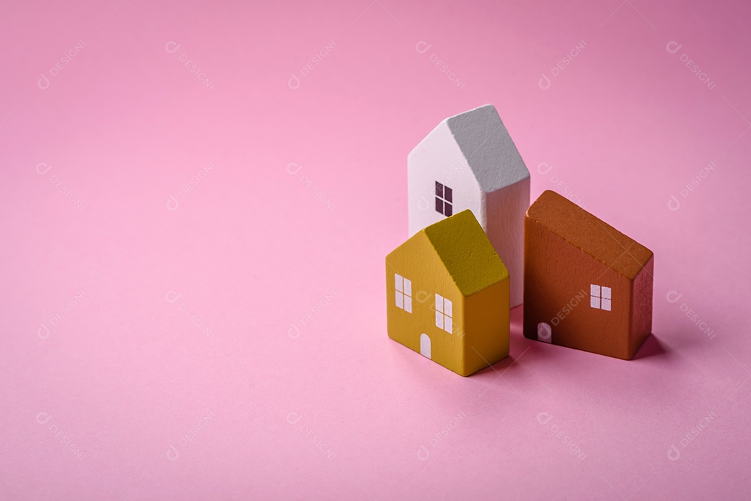 Uma casinha de madeira como ideia para investir na casa própria e atingir o objetivo de comprar um imóvel. Plano de fundo para sua ideia