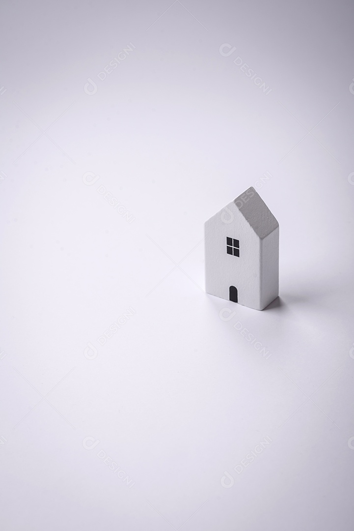 Uma casinha de madeira como ideia para investir na casa própria e atingir o objetivo de comprar um imóvel. Plano de fundo para sua ideia